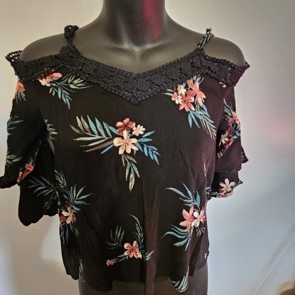 Aeropostal Floral top size small - Picture 3 of 5